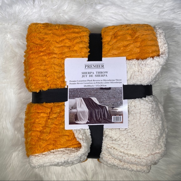 Kate & Co. Other - ✨SALE✨Windswept Tangerine Micromink Sherpa Throw